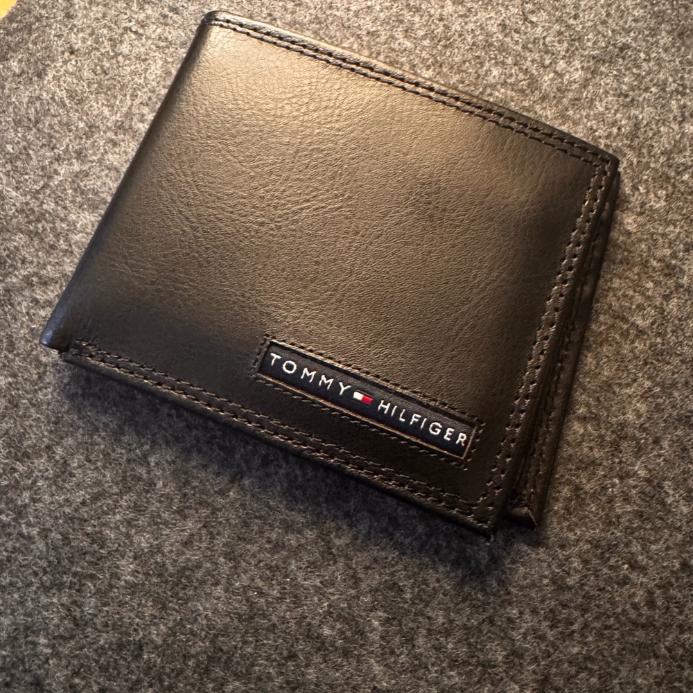Tommy Hilfiger Black Leather Wallet